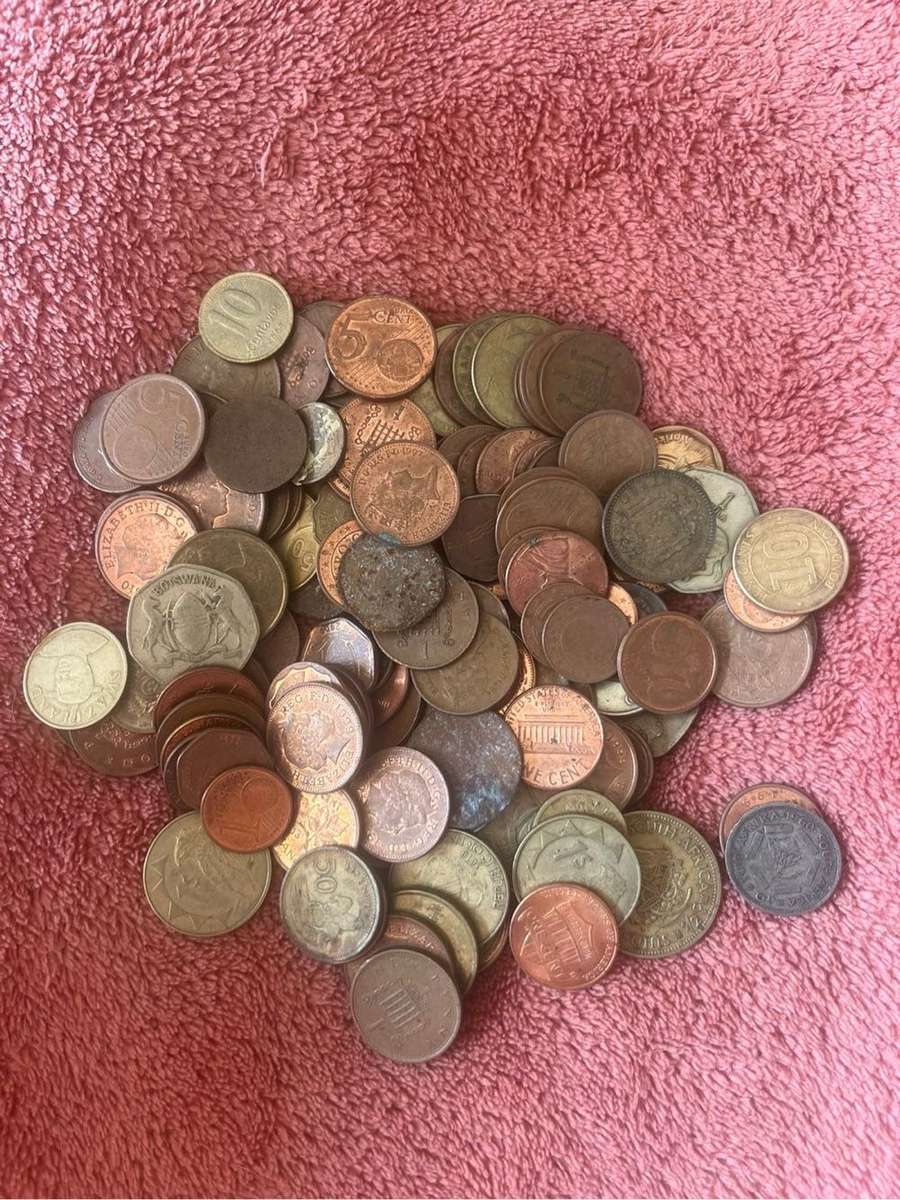 Over 500g of Foreign Coins  A Global Collection for Enthusiasts