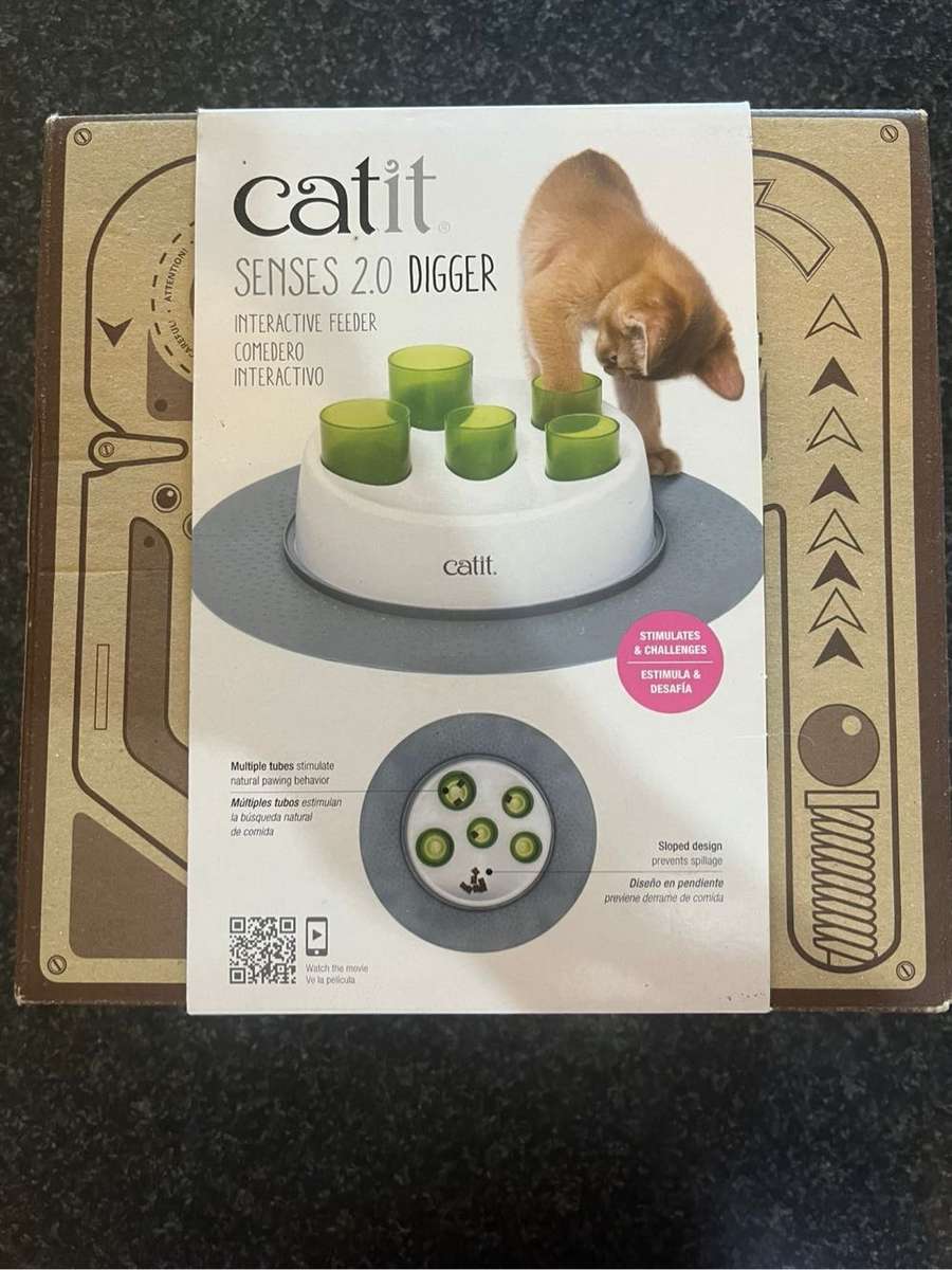 Cat play feeder | Sensory