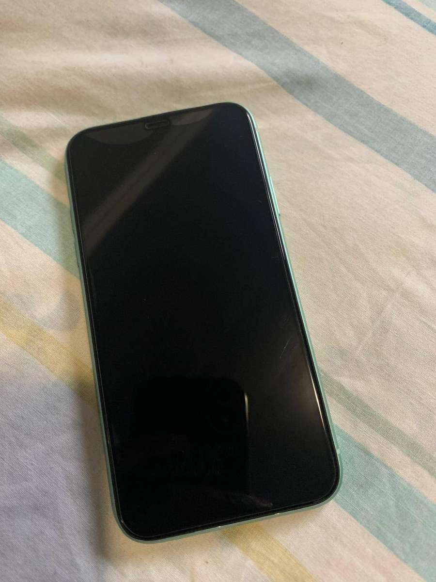 Apple iPhone 11 64GB Smartphone - Secondhand