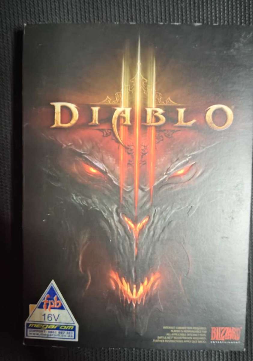 Diablo 3 PC Video Game with Game Guide and Paper Pad