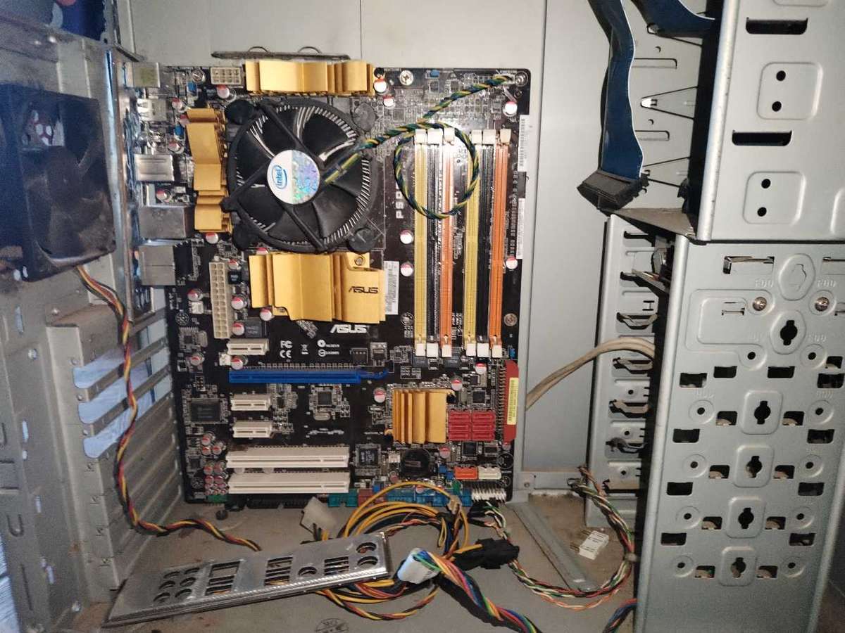 2x computers (as is)