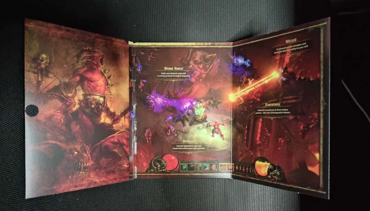 Diablo 3 PC Video Game with Game Guide and Paper Pad