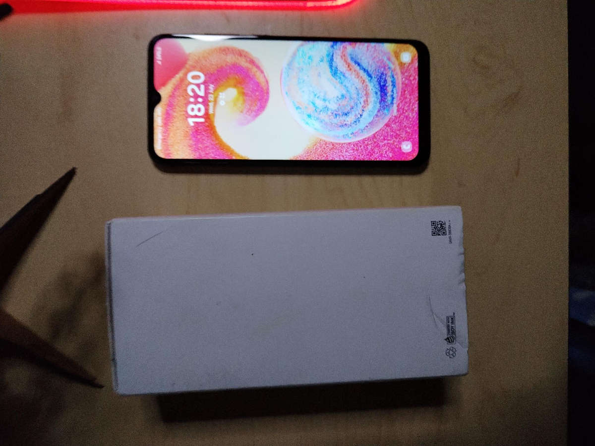 Samsung A04e (  Vodacom only sim)