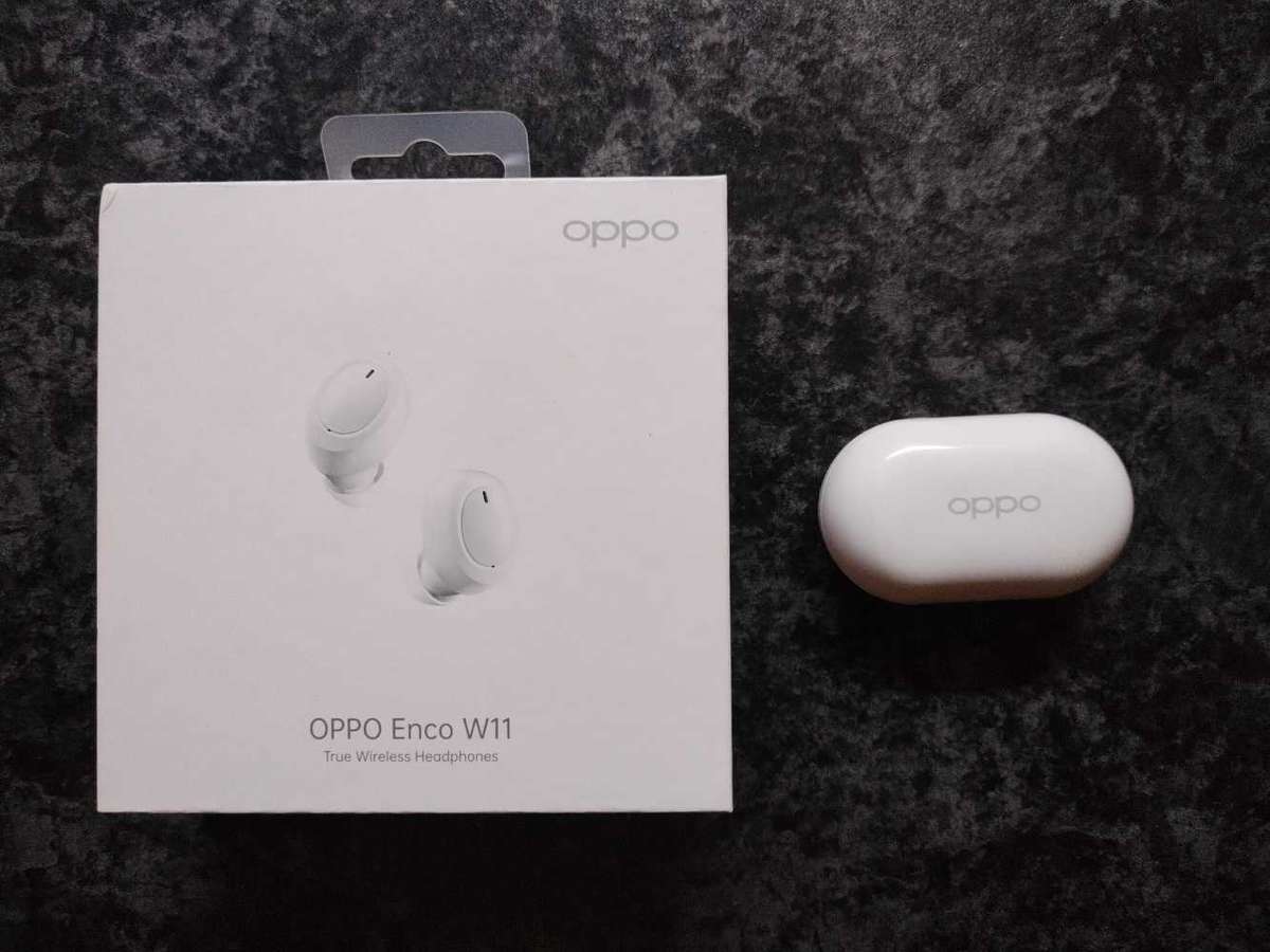 Oppo w11 earphones (only one earphone in case)