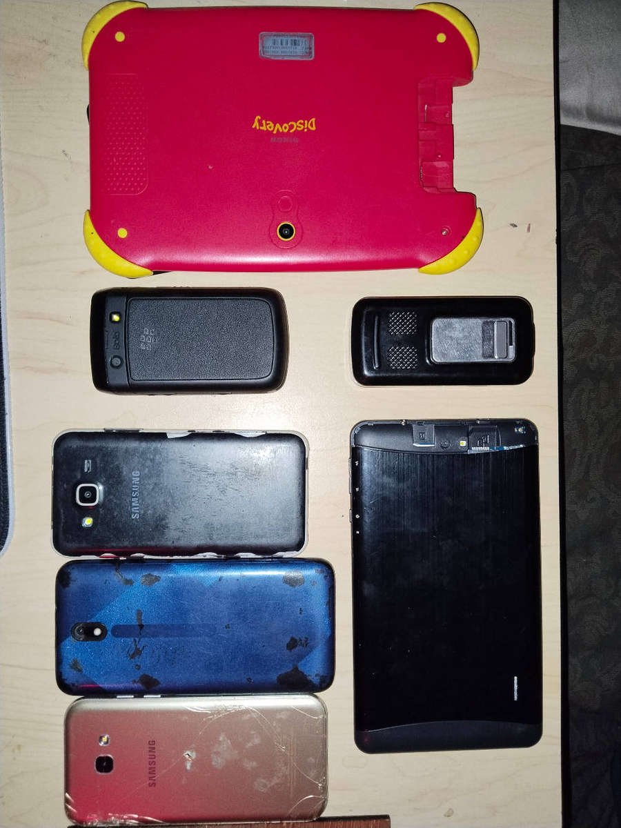 Lot of phones ( as is ) make offer