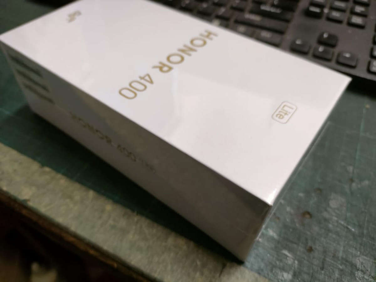 Honor 400 lite ( make offer)