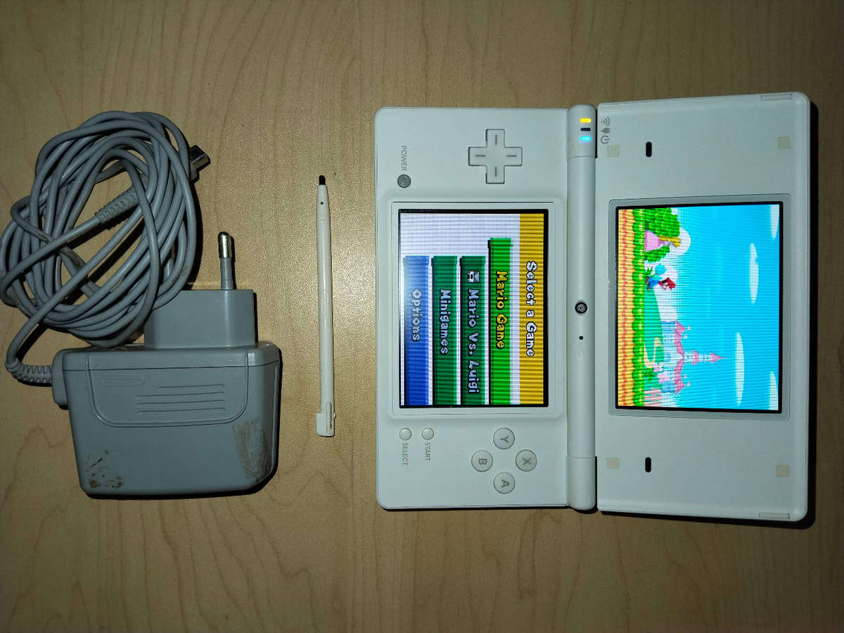 Nintendo dsi white