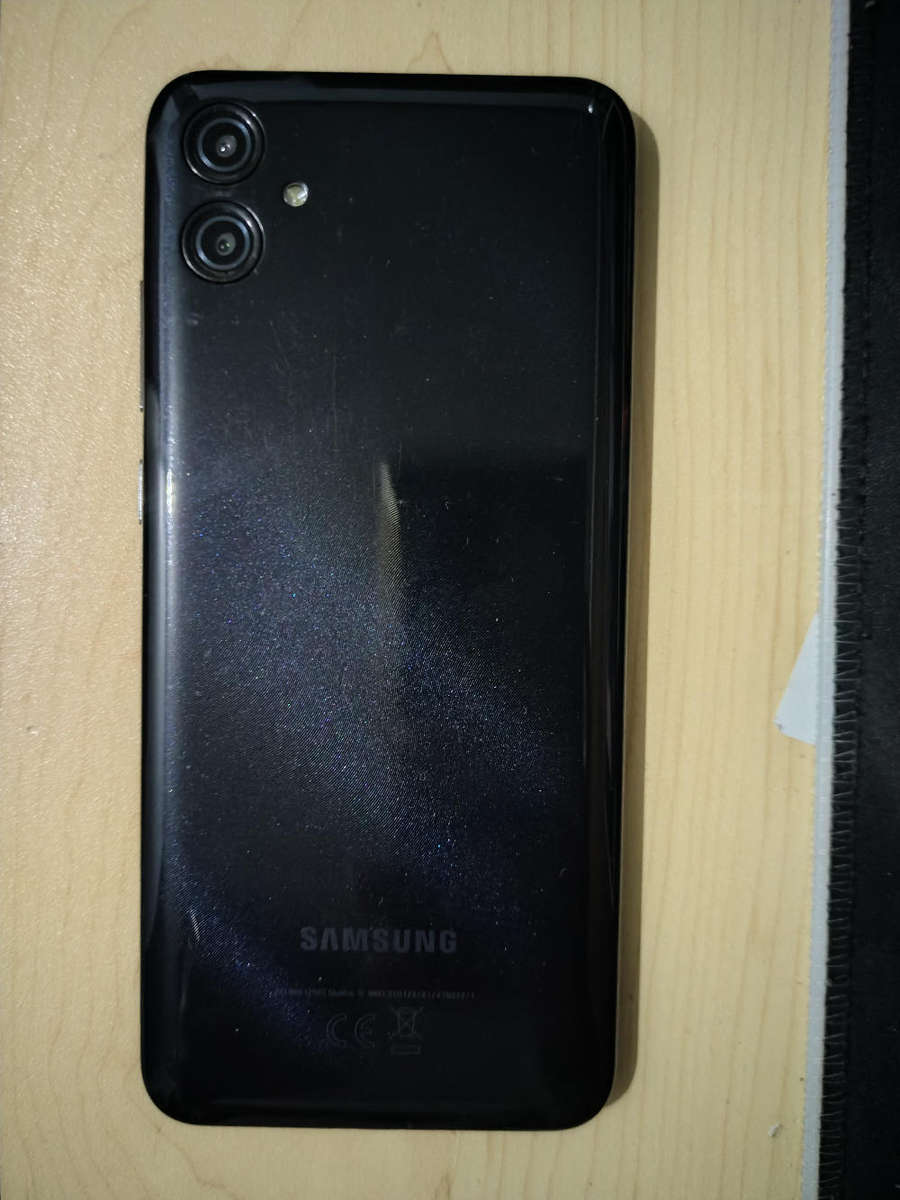 Samsung A04e (  Vodacom only sim)