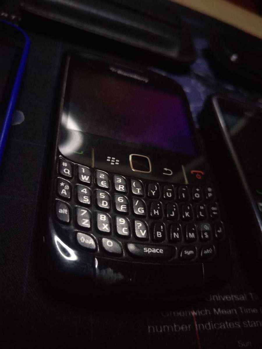 Lot of Phones  ( as is)