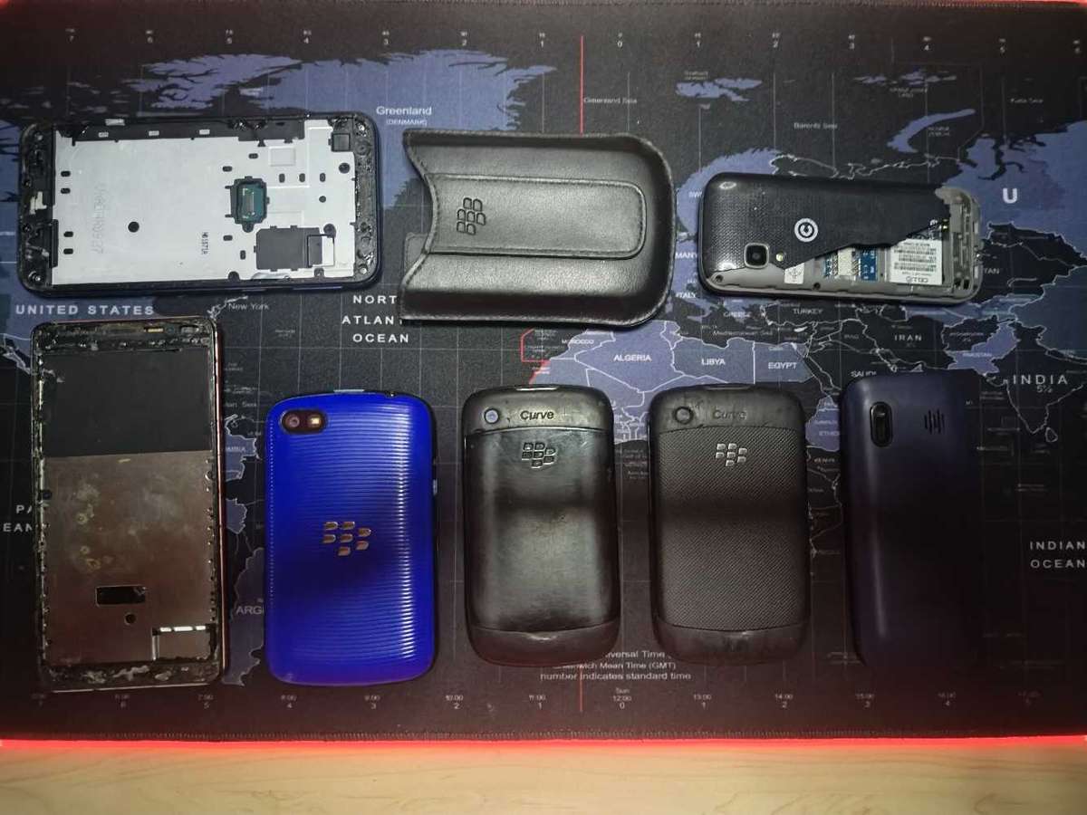 Lot of Phones  ( as is)