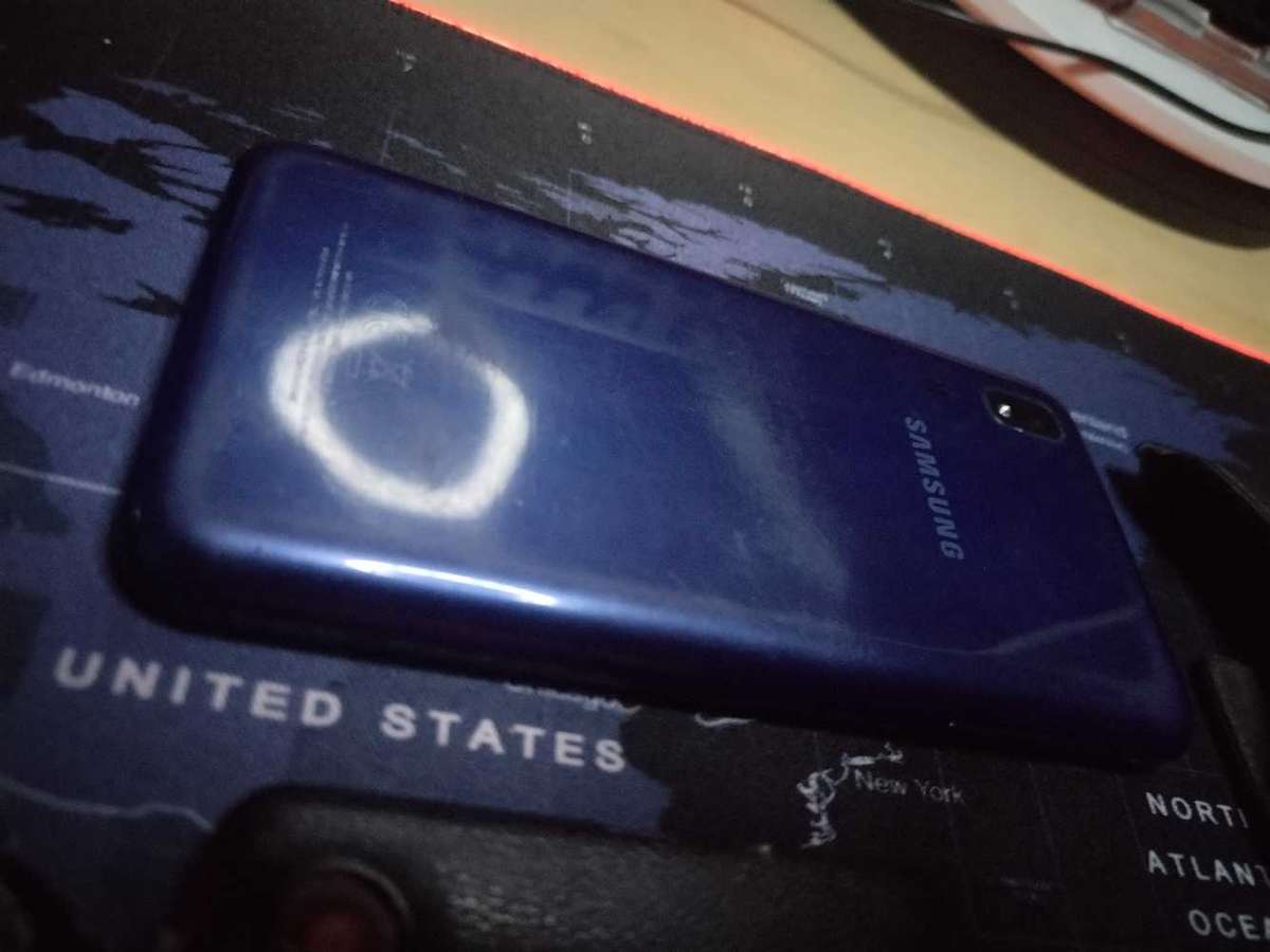 Lot of Phones  ( as is)