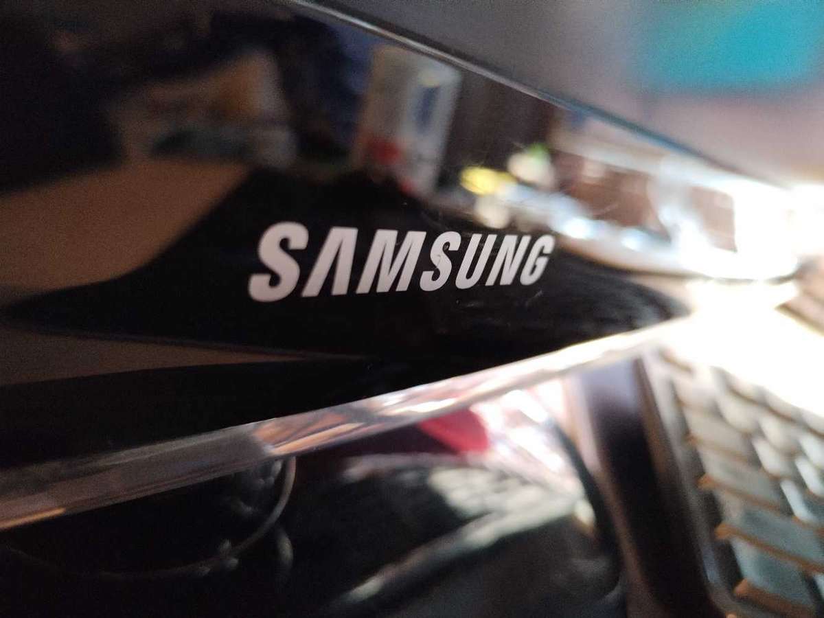 Samsung monitor 24inch