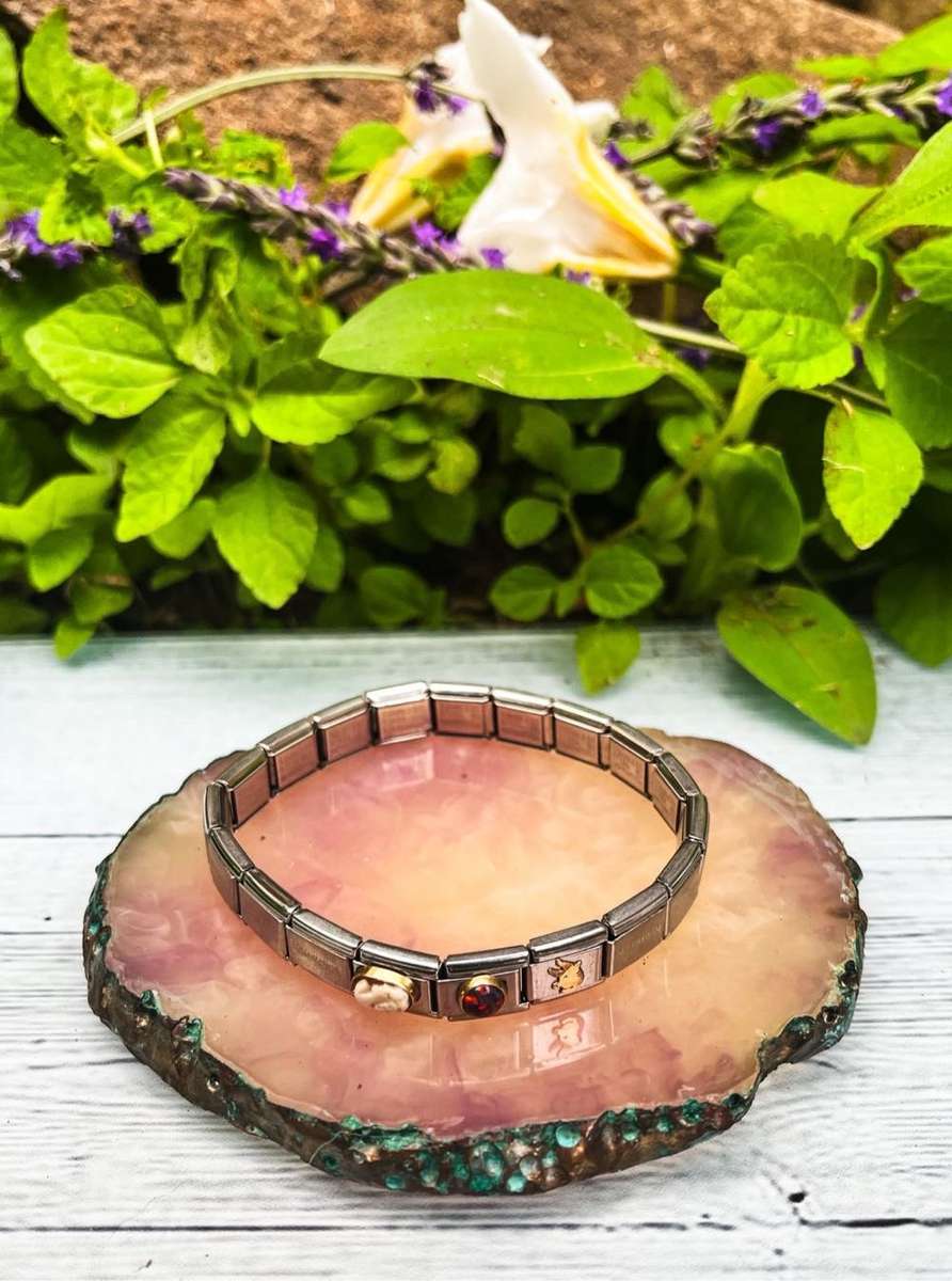 Nomination bracelet with charms