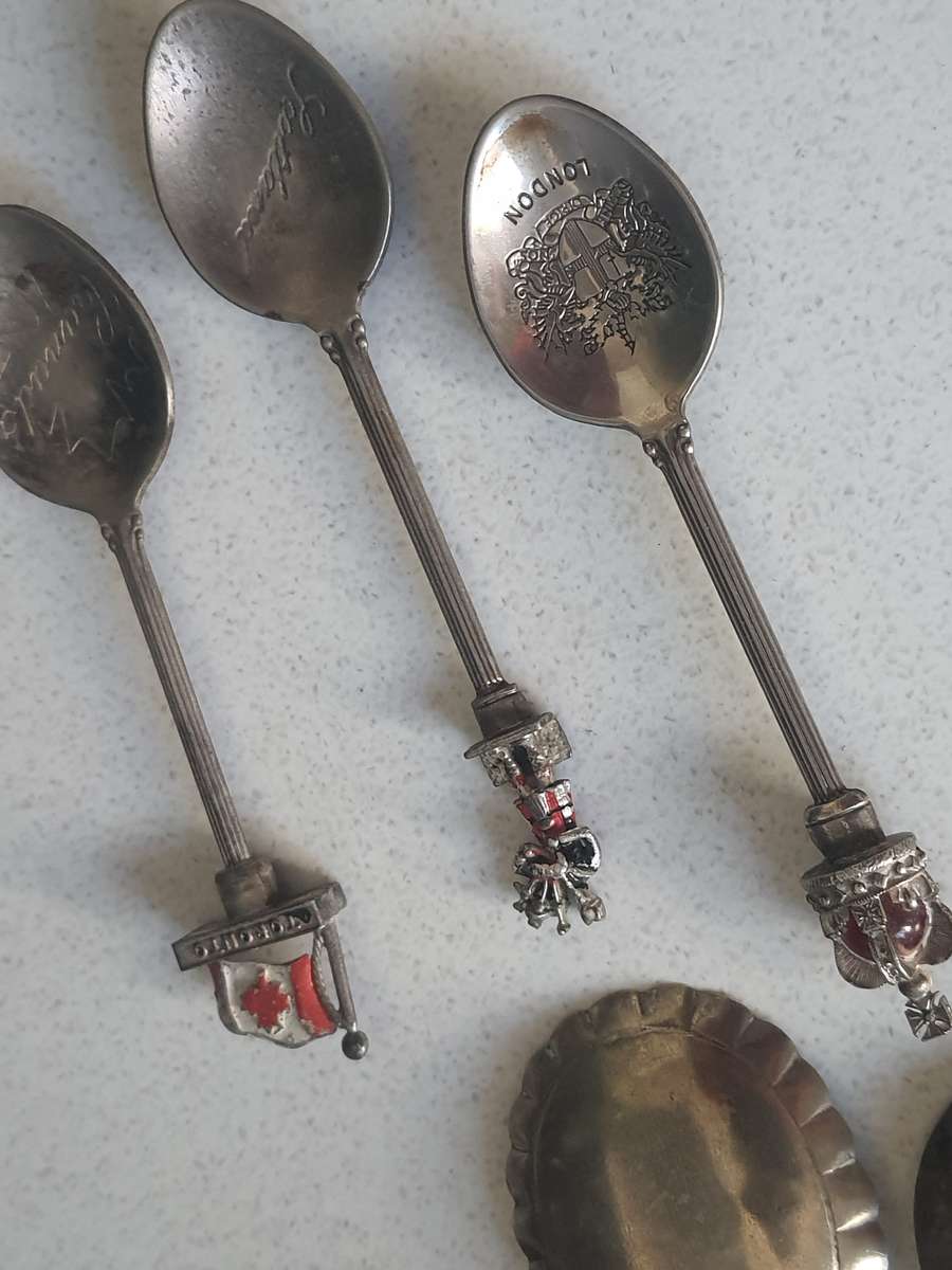 STUNNING ANTIQUE AND VINTAGE SPOONS UP FOR GRABS