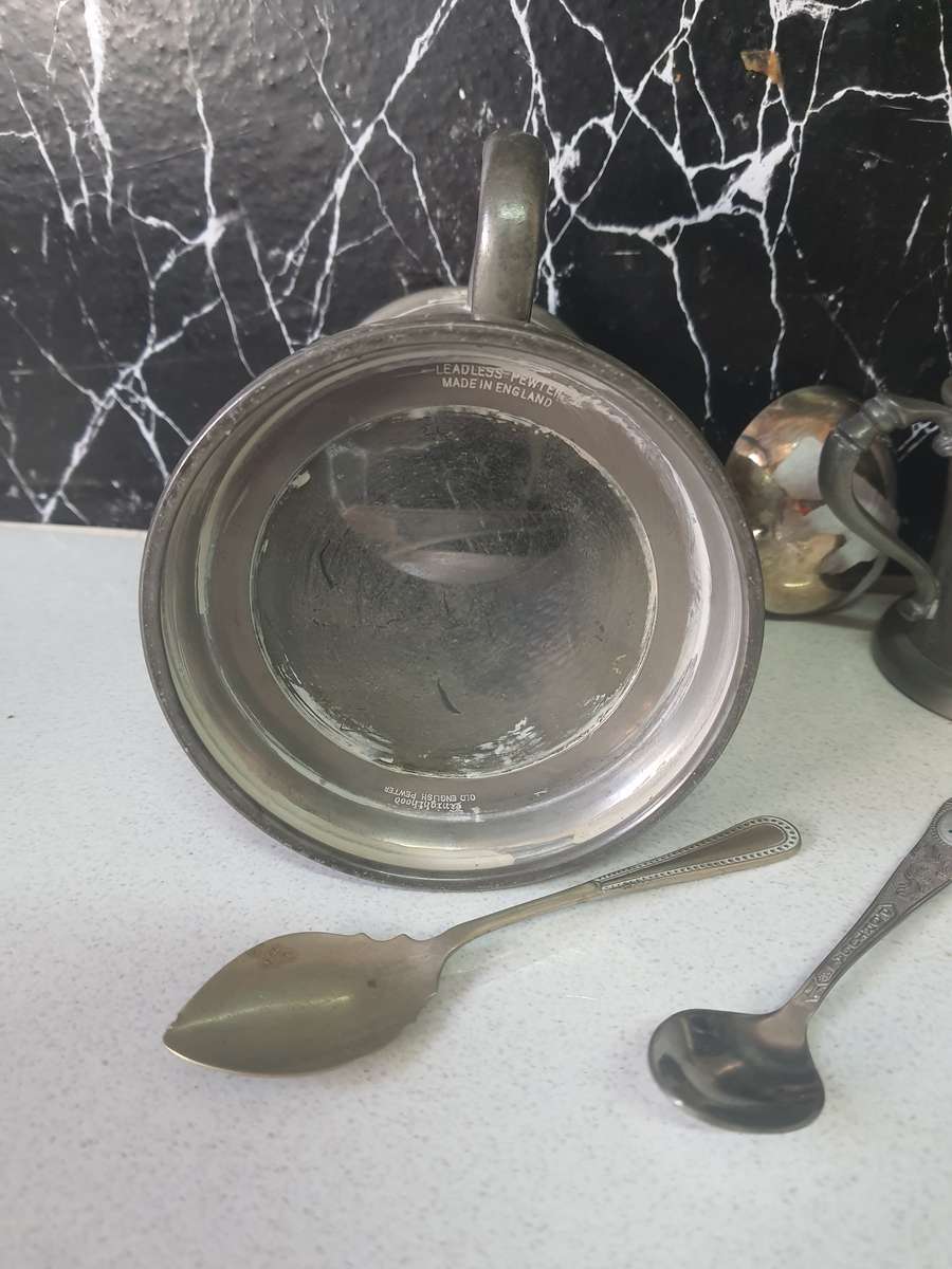 STUNNING SET OF SPOONS AND ENGLISH FINE PWETER MUGS - CORRENATION MUGS