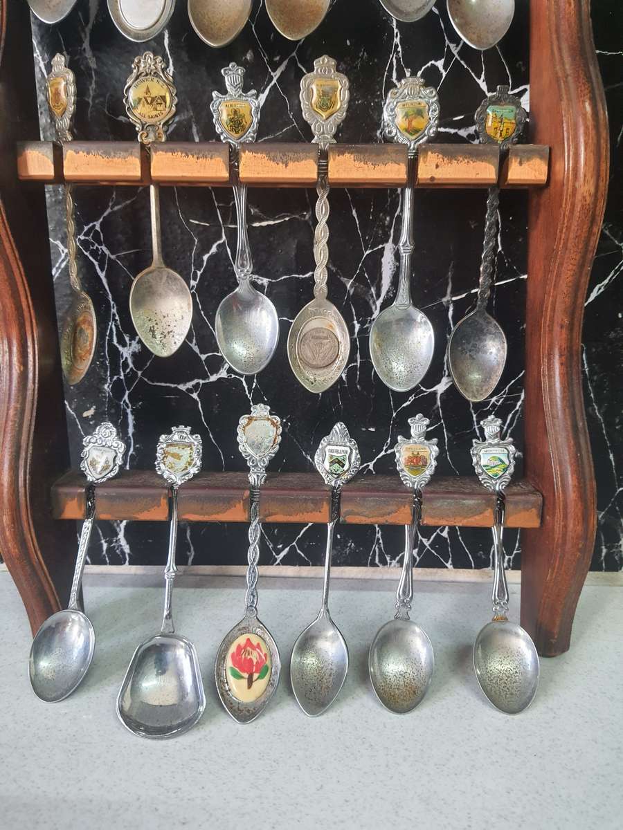 STUNNING SET OF OLD SPOONS WITH SPOON RACK - BID NOW !