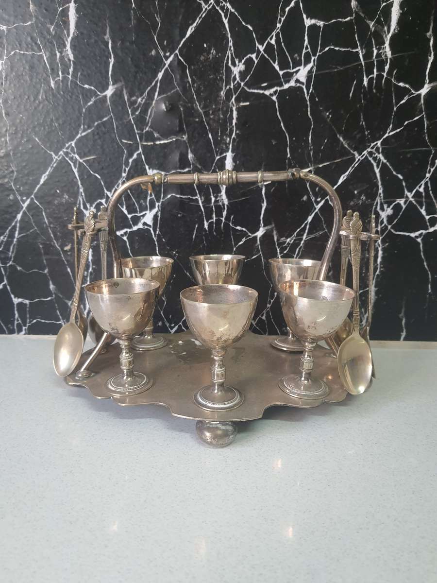 STAMPED - STUNNING APOSTLE SPOON AND EGG TRAY SET