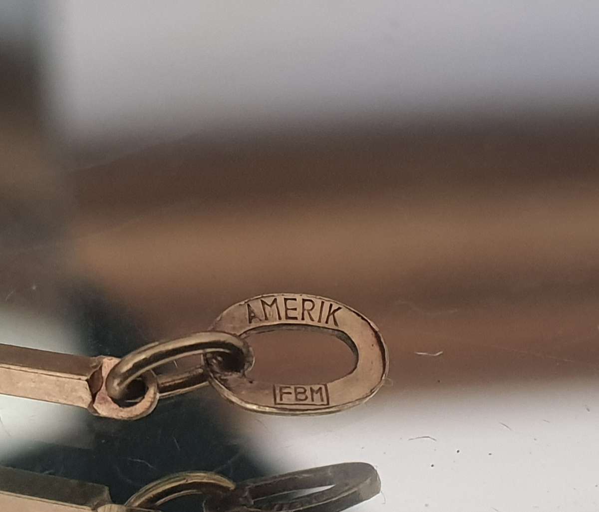 STUNNING WOMANS FINE JEWELERY NECKLACE - STAMPED - AMRIK - ROLLED GOLD