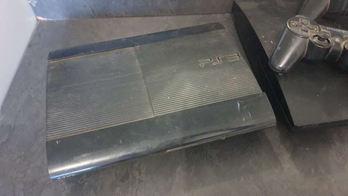 X2 PLAYSTATION 3 CONSOLES WITH CABLES X2 REMOTES