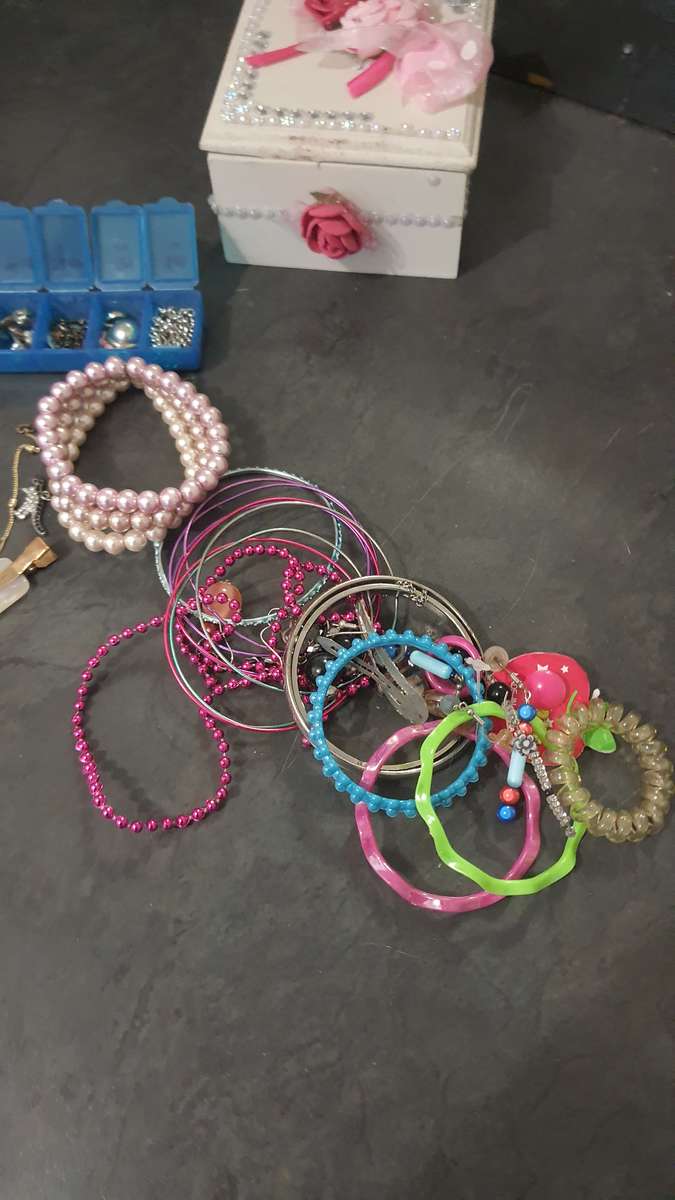 SMALL AND FINE COSMETIC JOB LOT