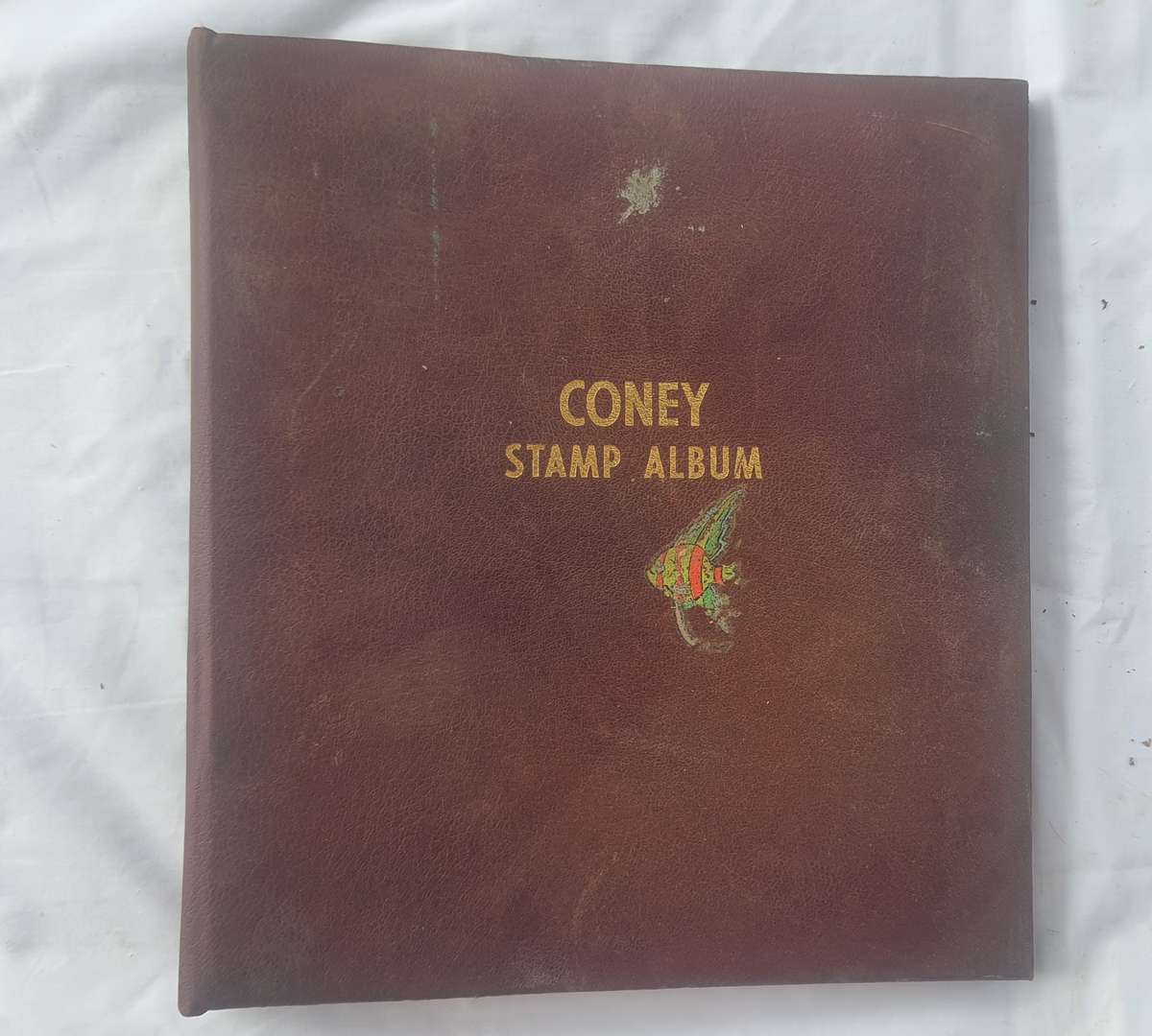 #10 COLLECTORS STAMP WORLD ALBUM UP FOR GRABS