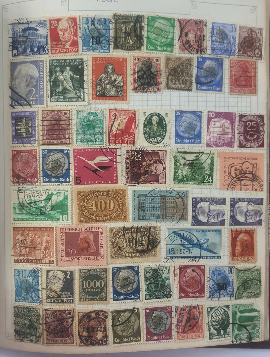 #10 COLLECTORS STAMP WORLD ALBUM UP FOR GRABS