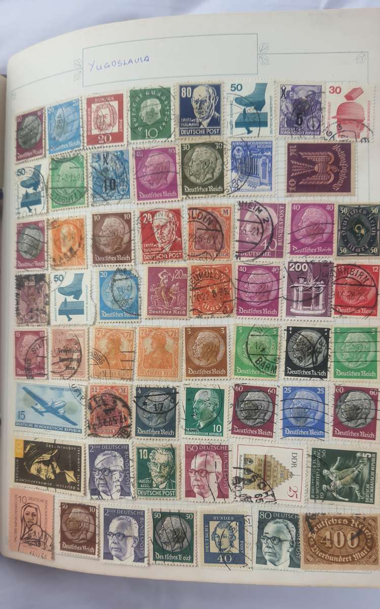 #10 COLLECTORS STAMP WORLD ALBUM UP FOR GRABS