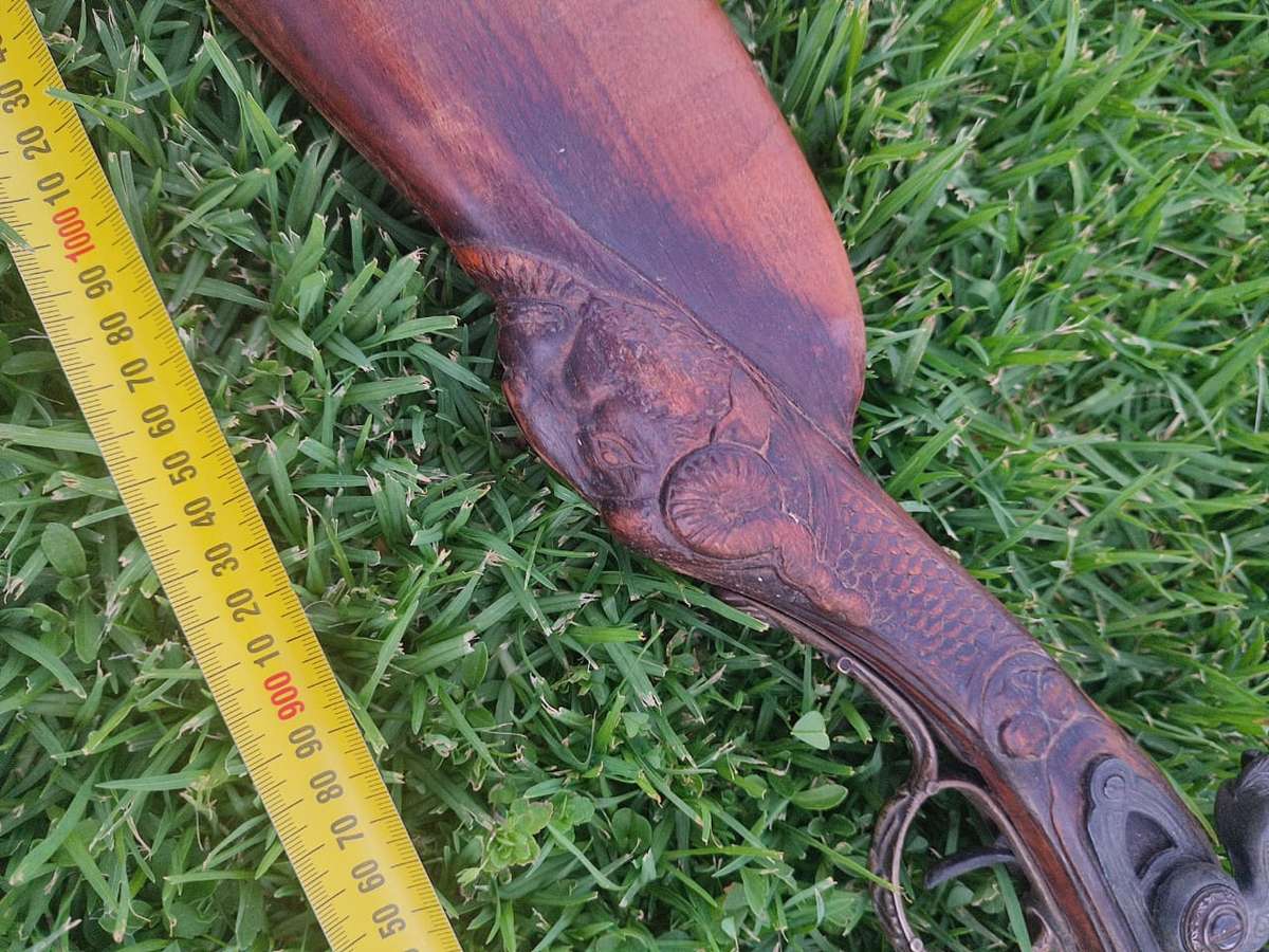 PARIS FLINTLOCK - 1.1 METER - LET THE PICTURES SPEAK FOR THEMSELF! Bid now to avoid disappointment!