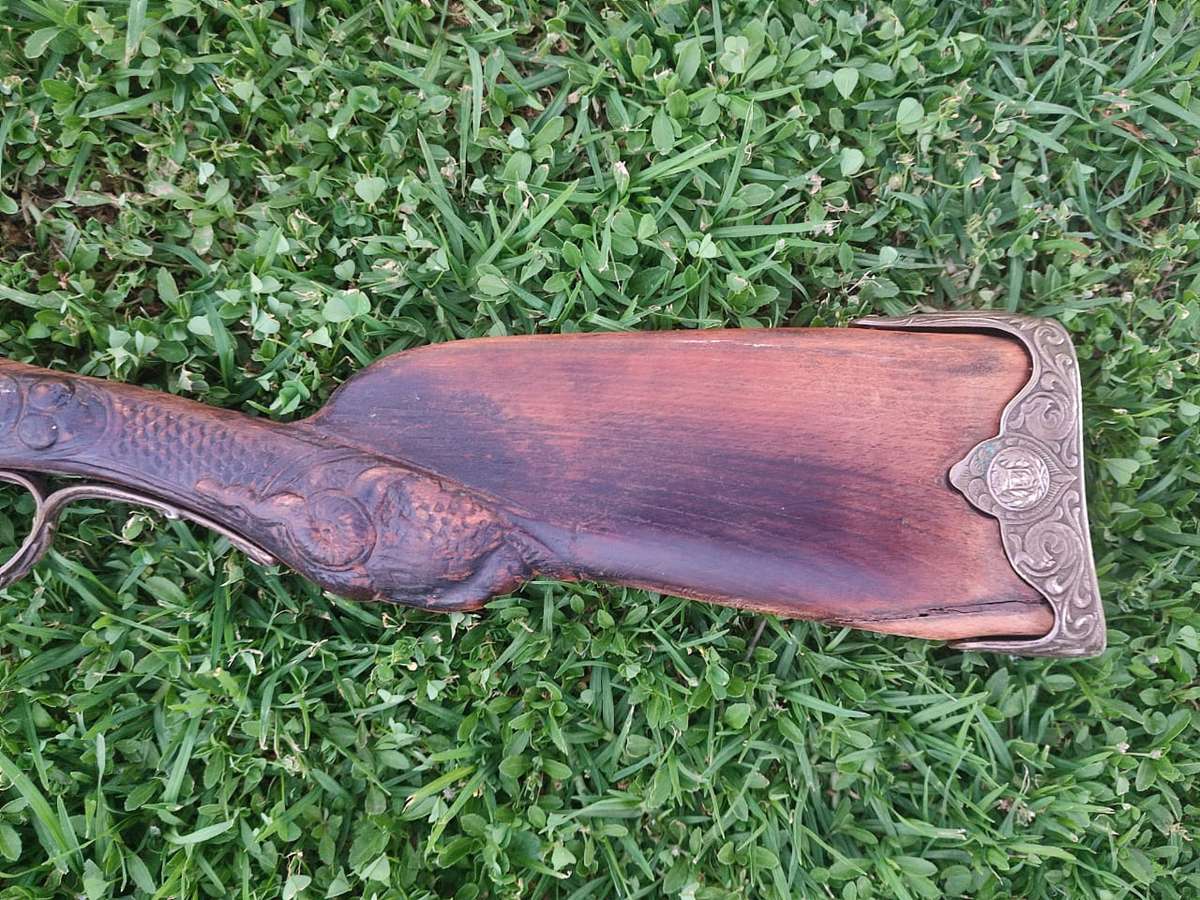 PARIS FLINTLOCK - 1.1 METER - LET THE PICTURES SPEAK FOR THEMSELF! Bid now to avoid disappointment!