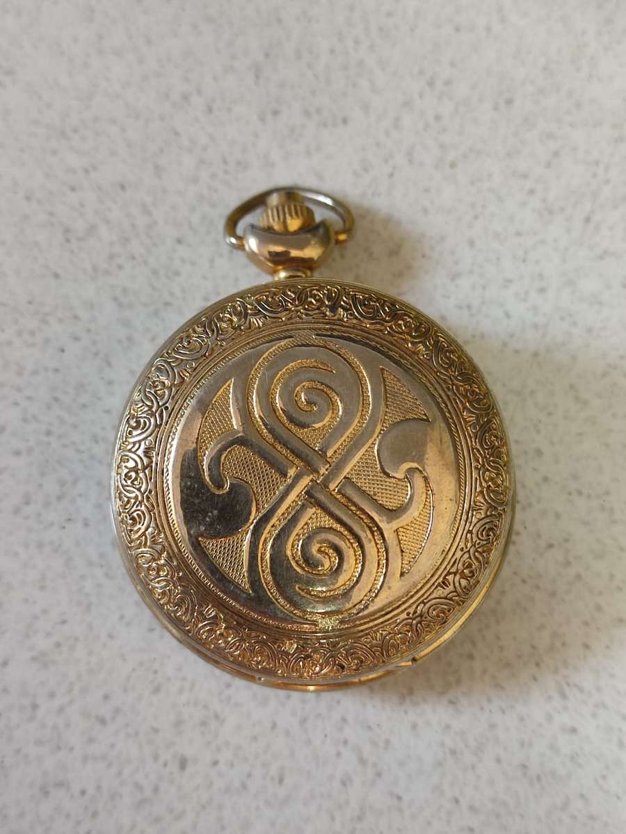 GOLD TONE POCKET WATCH - AND JACK DANIELS ZIPPO