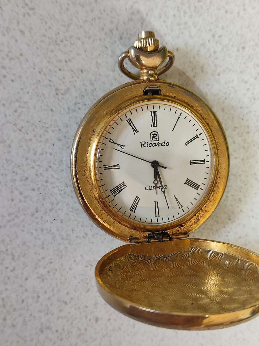 GOLD TONE POCKET WATCH - AND JACK DANIELS ZIPPO