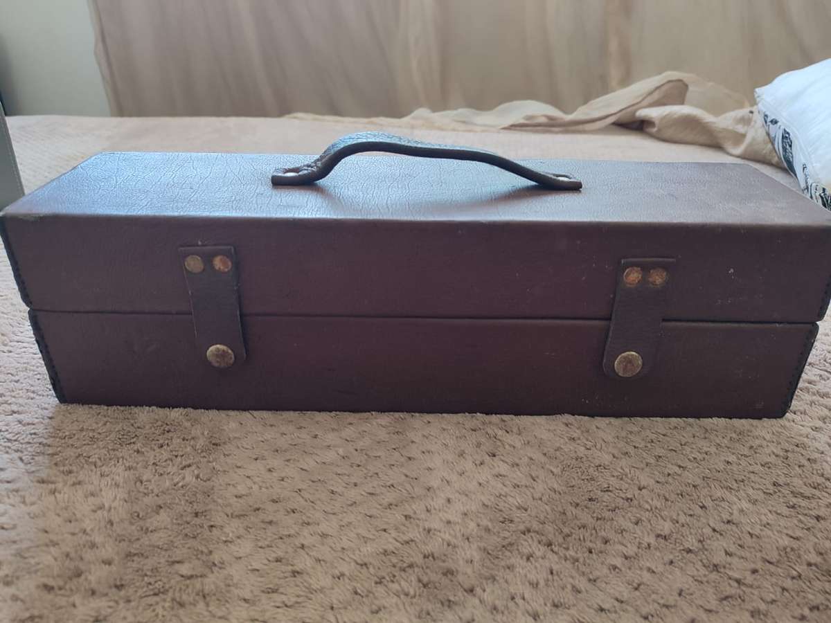 X1 VINTAGE LEATHER WINE BOX HOLDER - X1 NEW GREY WINE BOX - GREAT FOR WINE STORAGE