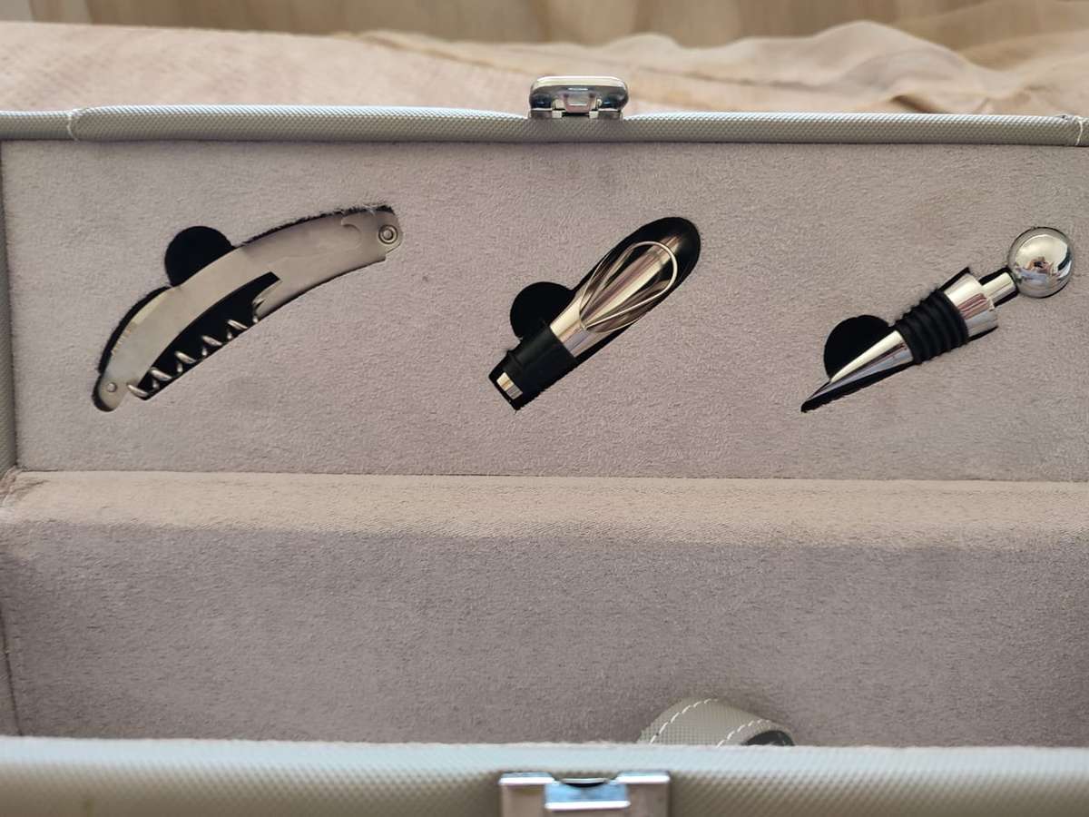 X1 VINTAGE LEATHER WINE BOX HOLDER - X1 NEW GREY WINE BOX - GREAT FOR WINE STORAGE