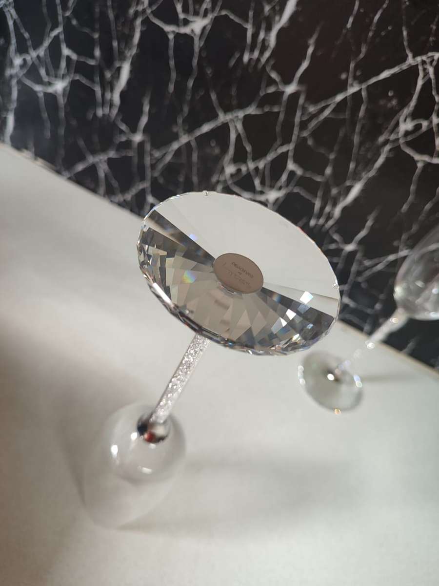 SWARVOSKI - RETAIL R7220,00 - STUNNING CRYSTAL GUT CHAMPER GLASS