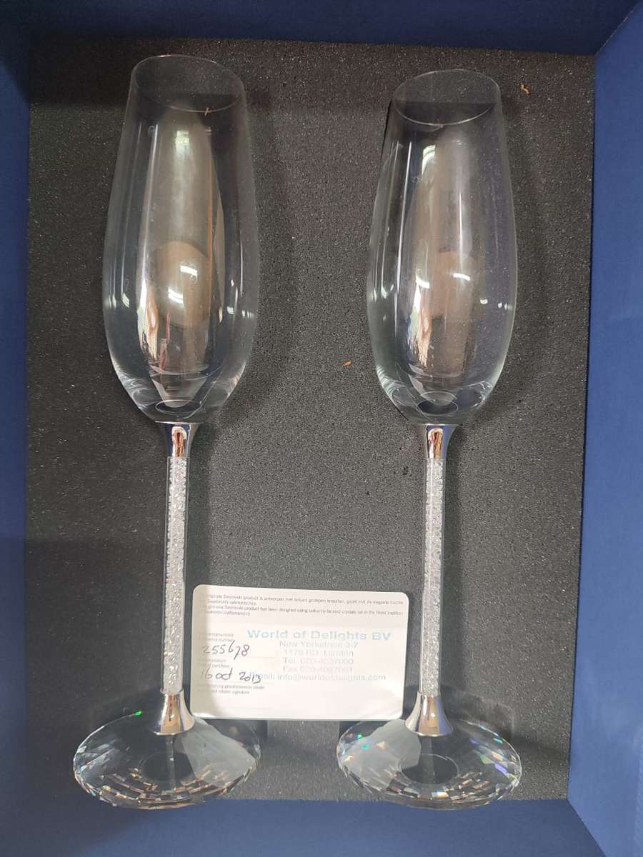 SWARVOSKI - RETAIL R7220,00 - STUNNING CRYSTAL GUT CHAMPER GLASS