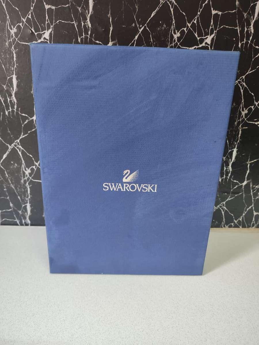 SWARVOSKI - RETAIL R7220,00 - STUNNING CRYSTAL GUT CHAMPER GLASS