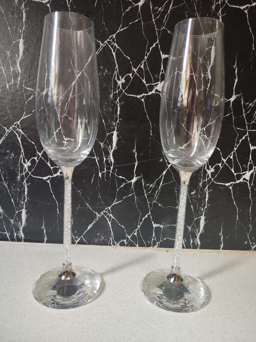 SWARVOSKI - RETAIL R7220,00 - STUNNING CRYSTAL GUT CHAMPER GLASS