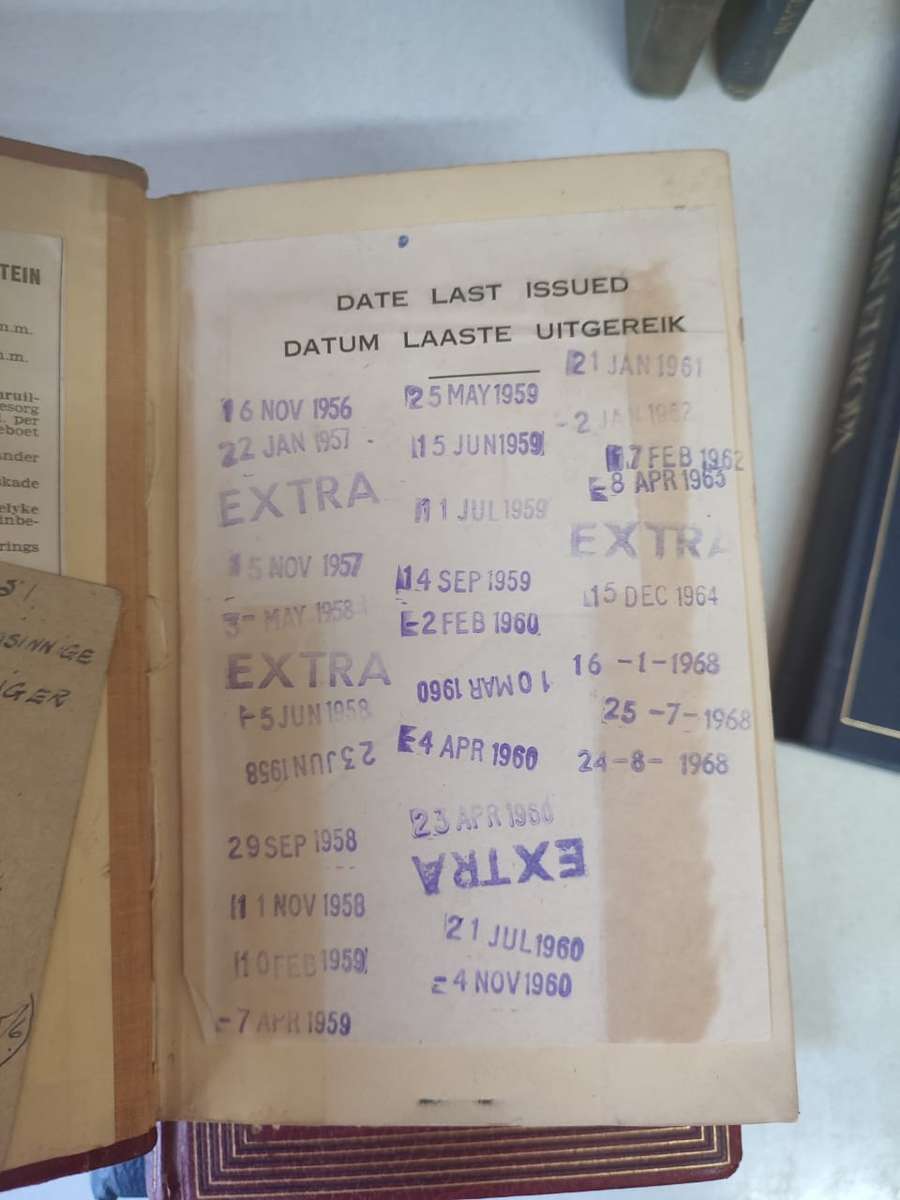 large lot of vintage and antique Books up for grabs - R1 starts