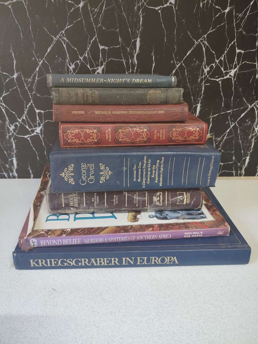 large lot of vintage and antique Books up for grabs - R1 starts