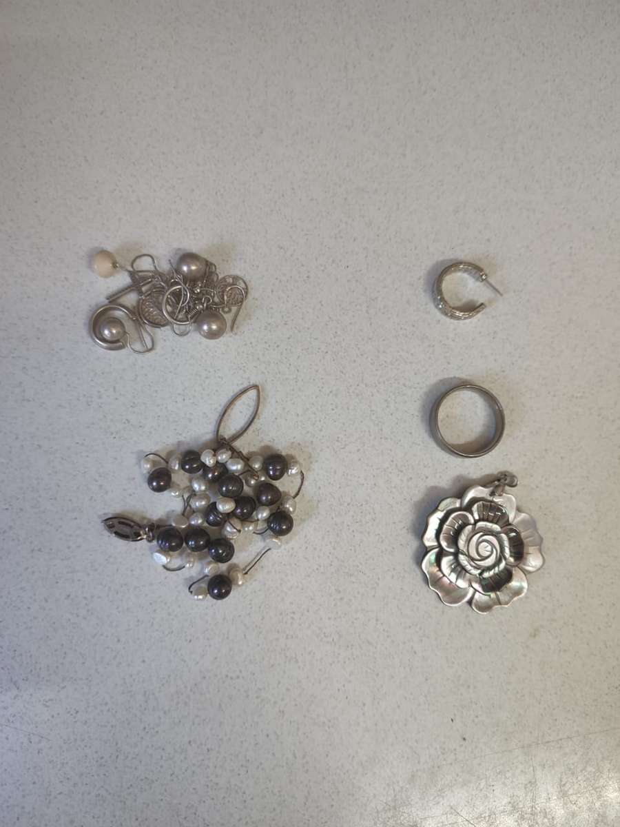 .975 - 925 SILVER JEWELLERY JOB LOTT UP FOR GRABS !