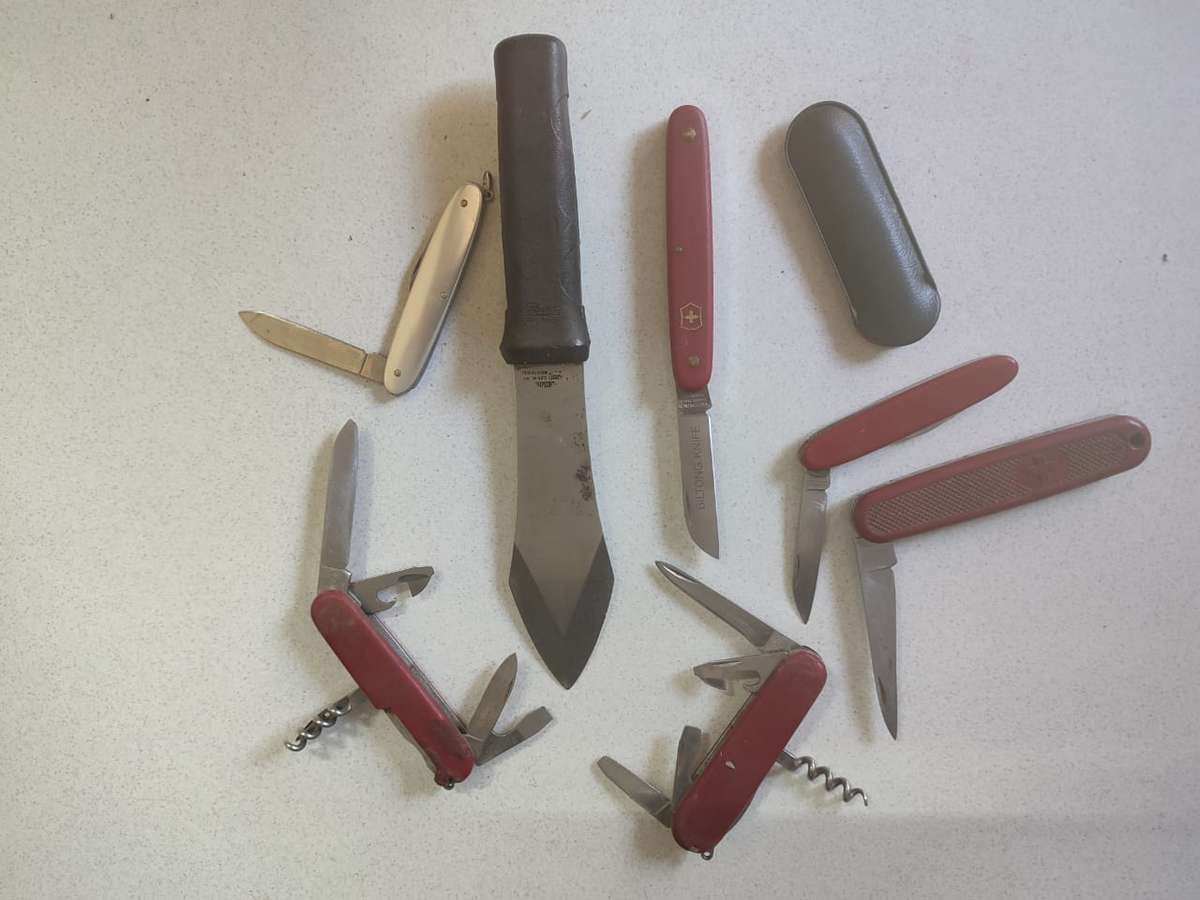 LARGE COLLECTION OF KNIFES - SOME SWISS POCKECT KNIFES - SHEFFIELD - AND GERMAN