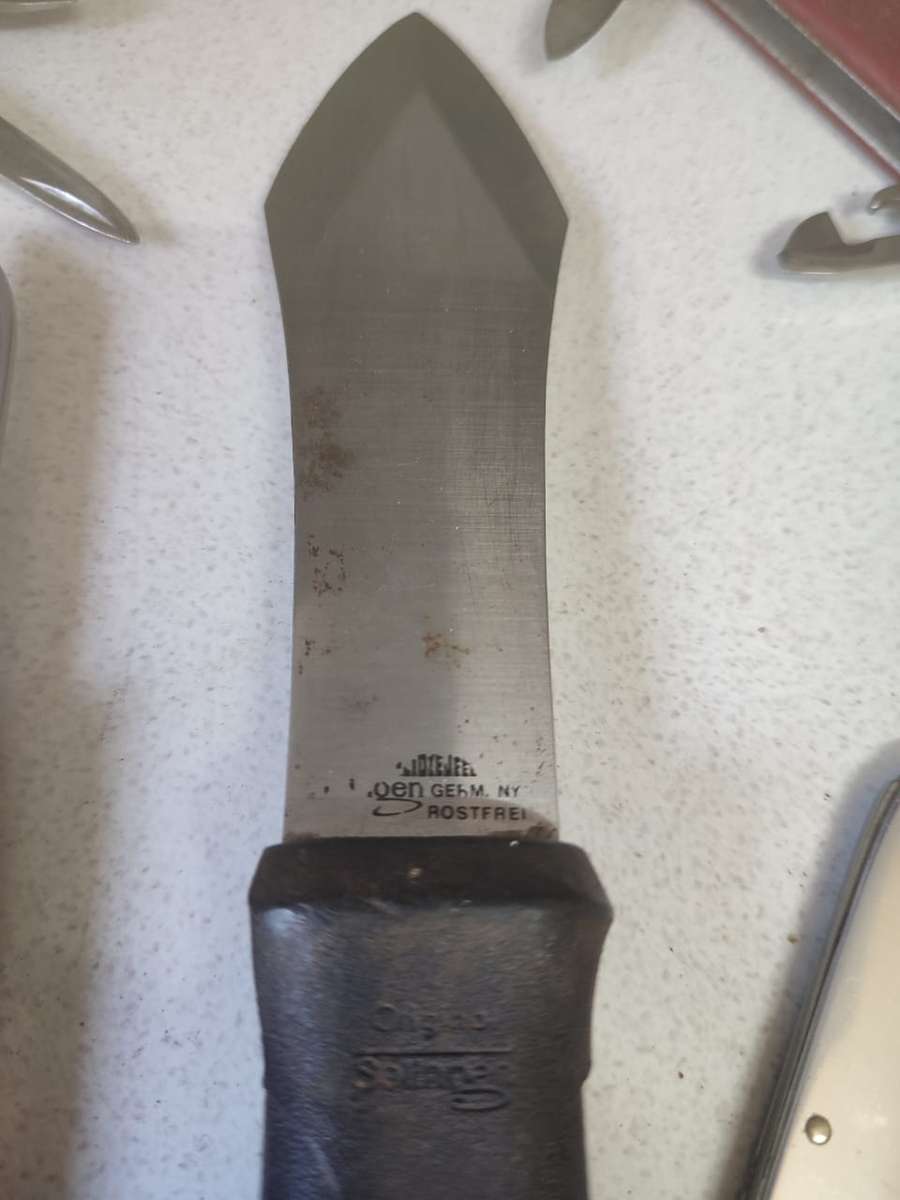 LARGE COLLECTION OF KNIFES - SOME SWISS POCKECT KNIFES - SHEFFIELD - AND GERMAN