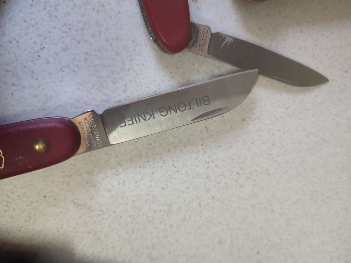 LARGE COLLECTION OF KNIFES - SOME SWISS POCKECT KNIFES - SHEFFIELD - AND GERMAN