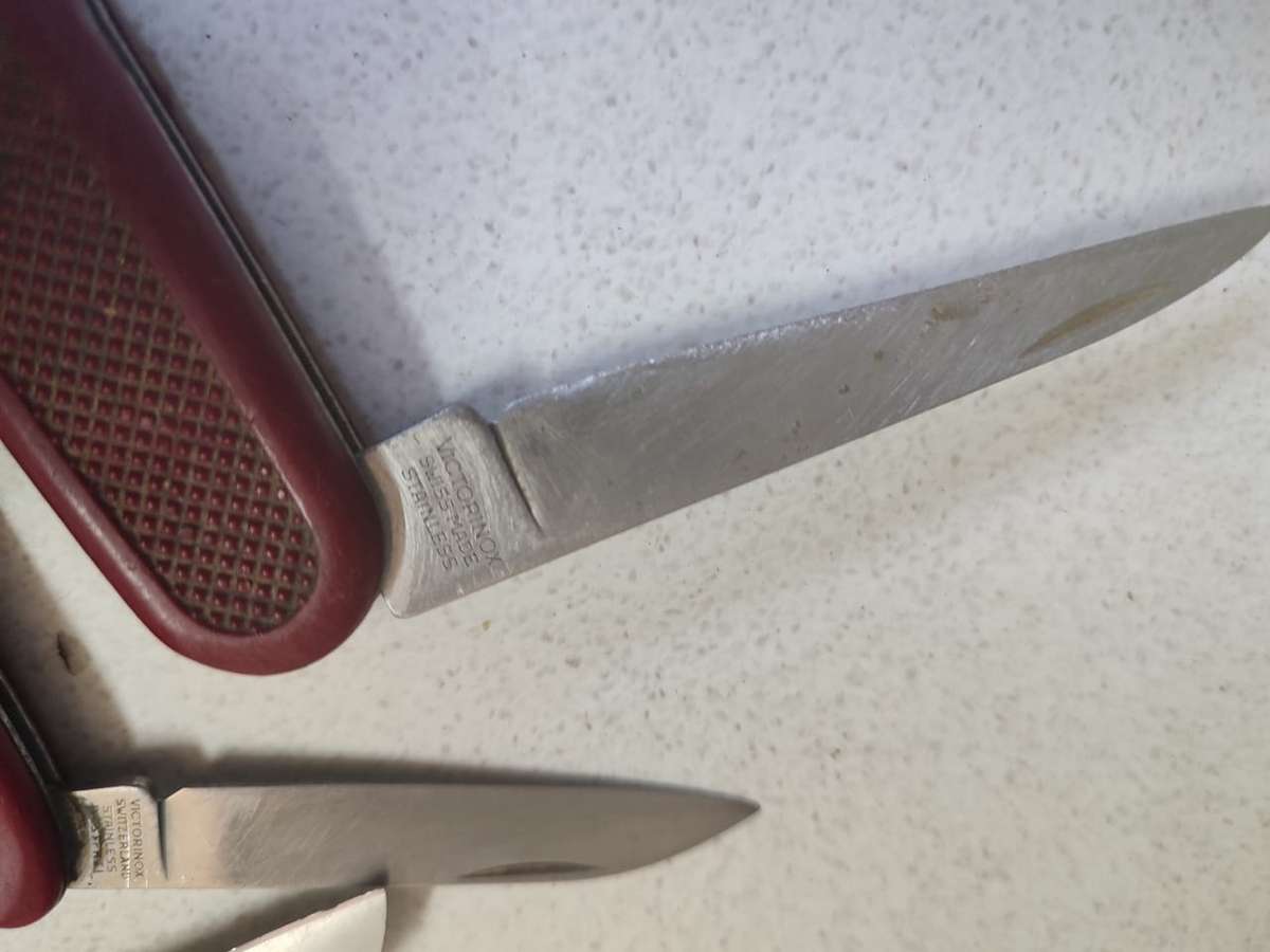 LARGE COLLECTION OF KNIFES - SOME SWISS POCKECT KNIFES - SHEFFIELD - AND GERMAN