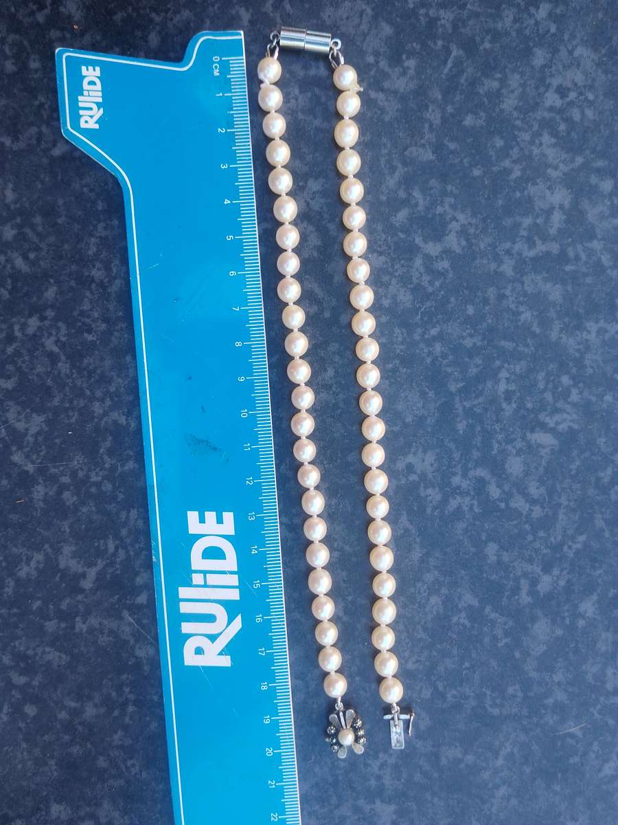 #7 STEARLING SILVER - MAGNETIC - JAPANESE SALTWATER AKOYA PEARL NECKLACE - 8MM