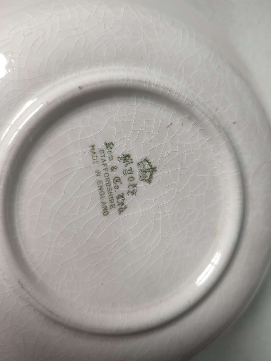 #4 BAVARIA IVORY PORCELAIN DINNERWARE SET