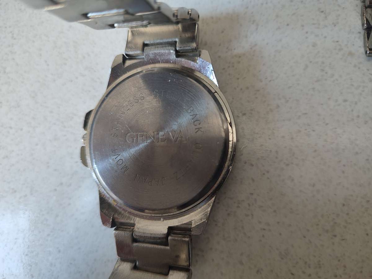 #8 STUNNING HIS AND HERS GENEVA WATCHES UP FOR GRABS !!!