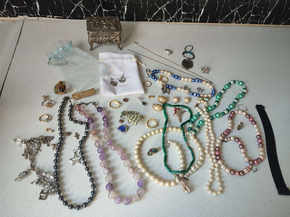 #10 JOBLOTT OF JEWELLERY UP FOR GRABS !!!!