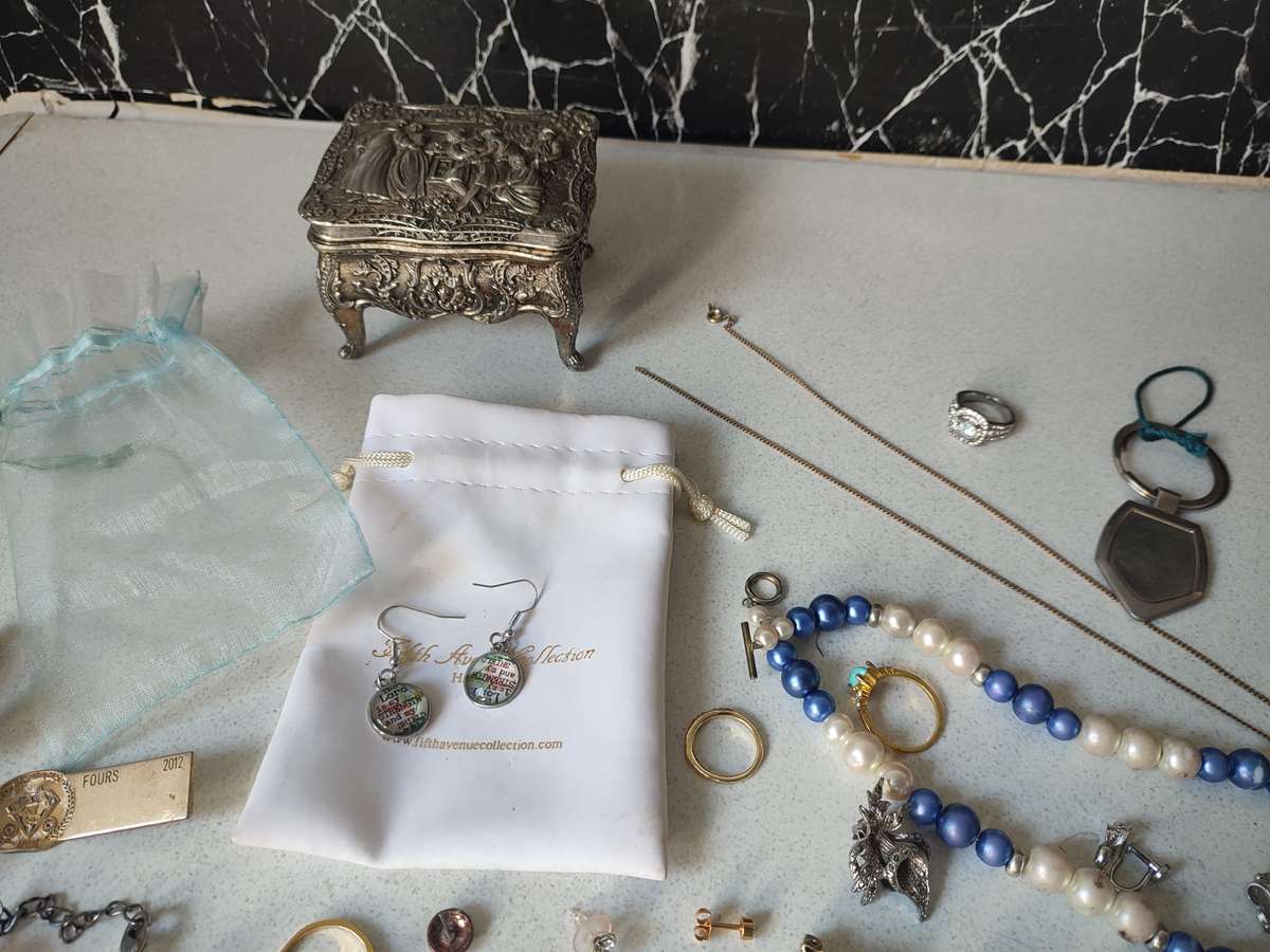 #10 JOBLOTT OF JEWELLERY UP FOR GRABS !!!!