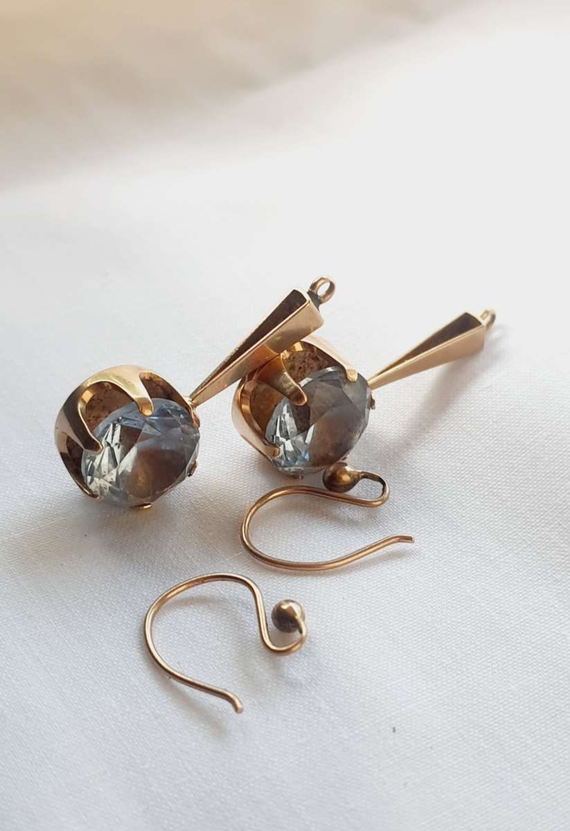 1930's Antique Yellow Gold 9CT Natural Gut Aquamarine earrings - 5.2 Grams - exactly 2.6 grams each